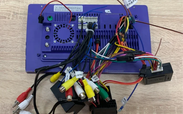 Автомагнитола Ts18 4/32