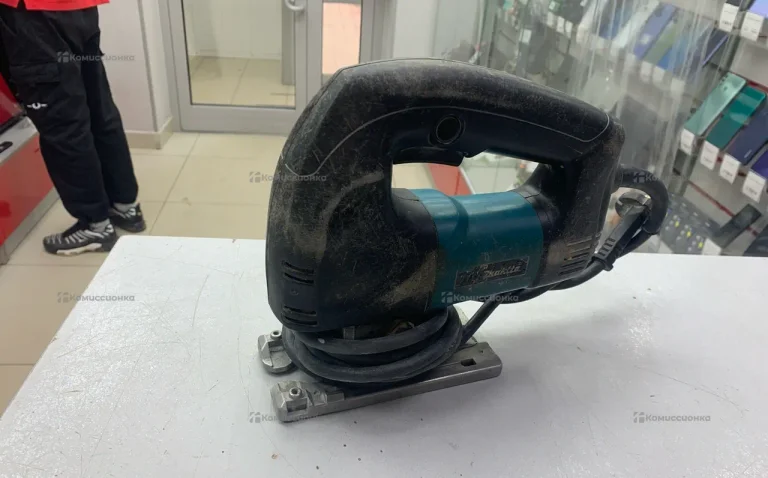 Электролобзик makita 4340FCT