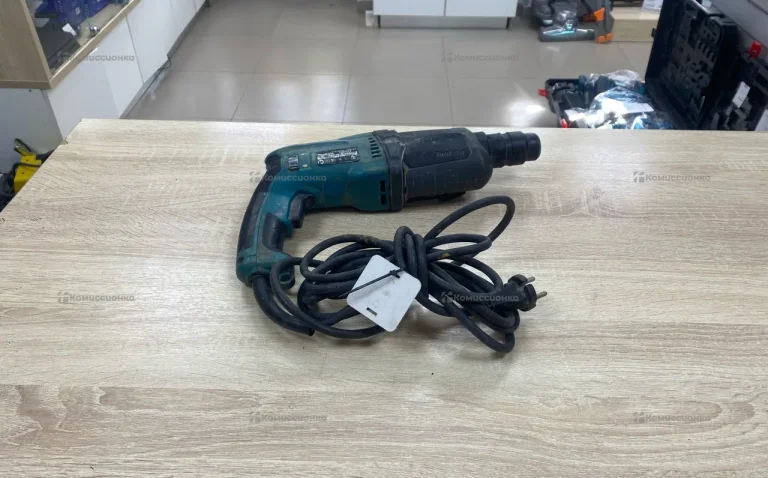 Перфоратор Makita 2470.