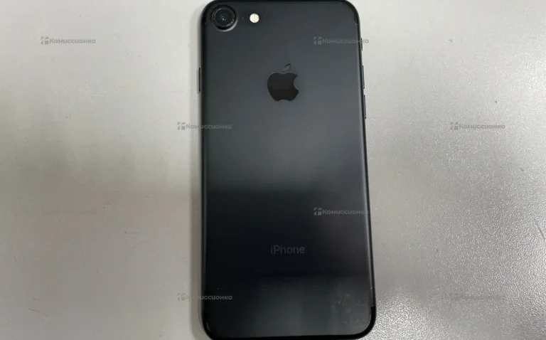 Apple iPhone 7 32 ГБ.
