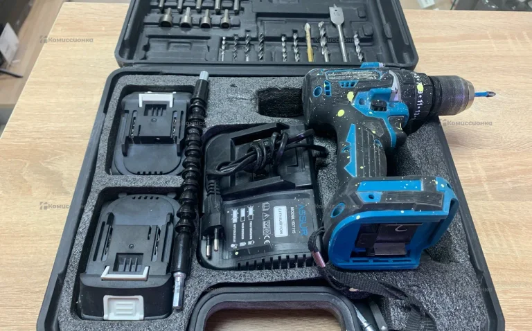 Шуруповерт assur D18