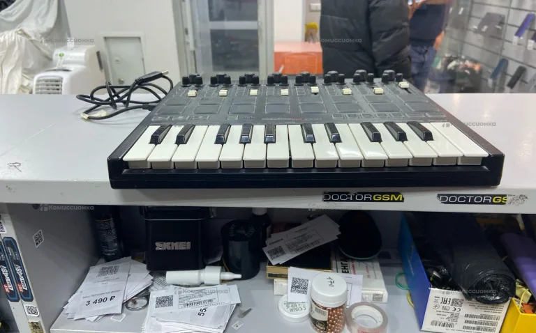 Миди-клавиатура Reloop keypad