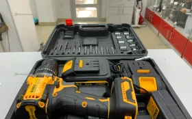 Шуруповерт бесщеточный Dewalt 21V