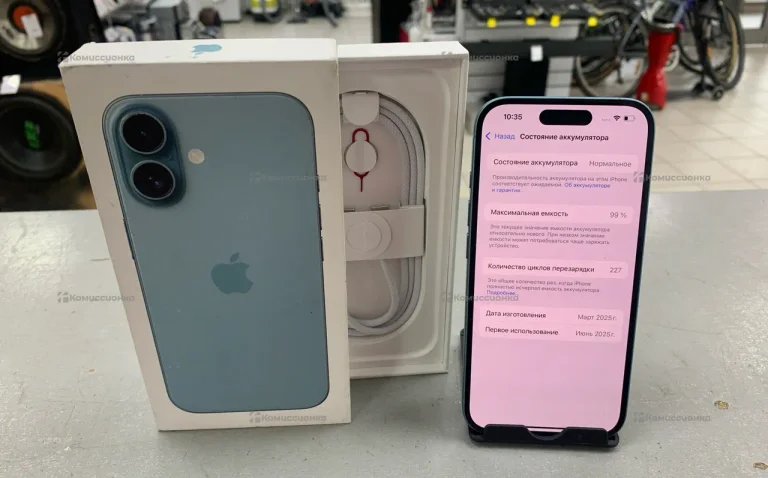 Apple iPhone 16 8/128 ГБ 99%
