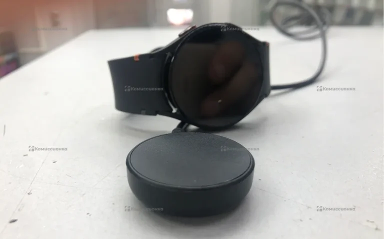 Часы  Samsung Galaxy Watch FE