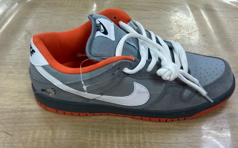 Кроссовки Nike 42