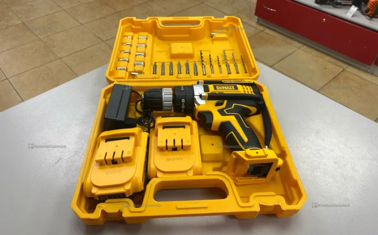 Дрель-шуруповерт Dewalt 21V