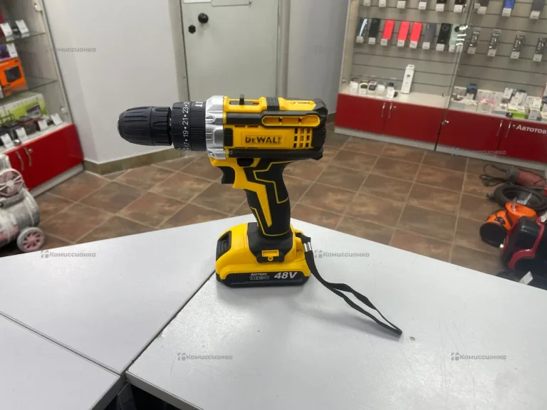 шуруповерт Dewalt реплика