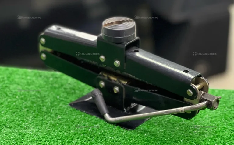 Домкрат 1200 Кг