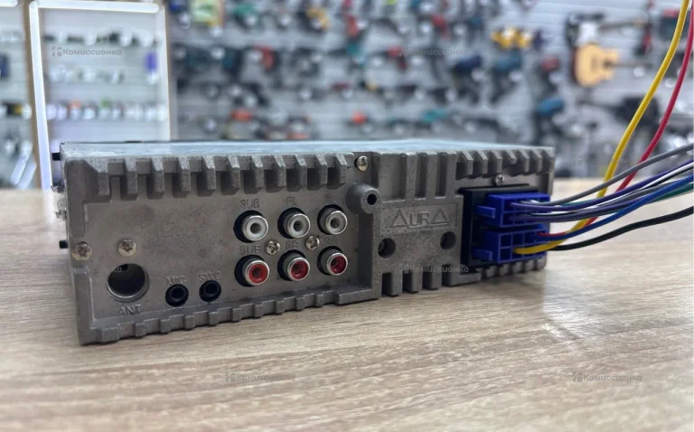 Автомагнитола  Aura AMH-77DSP