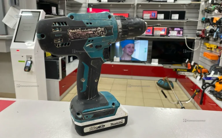 дрель шуруповерт Makita df488d