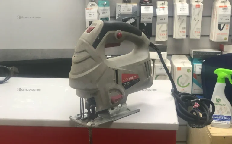 Электролобзик Зубр Л-710-80