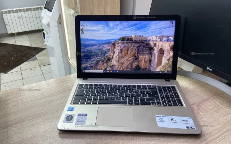 Ноутбук  ASUS  R540S