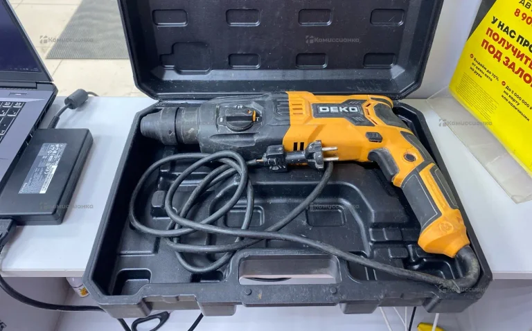 Перфоратор DEKO DKH1200W
