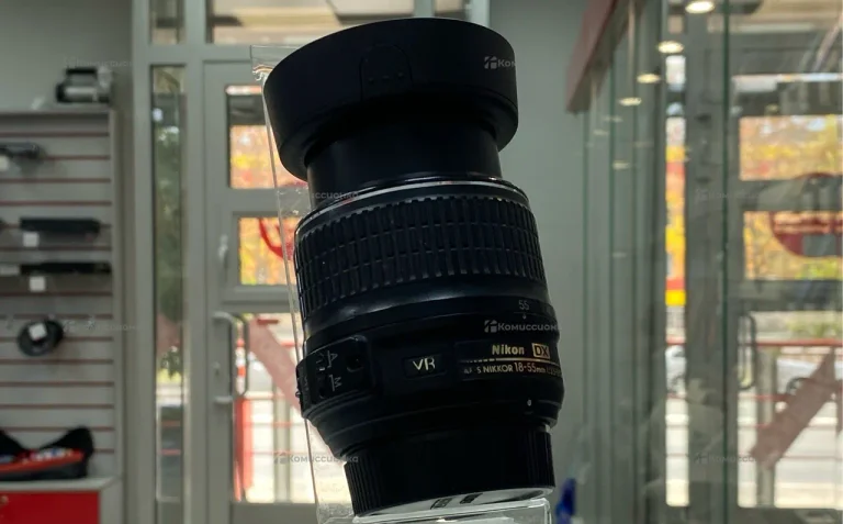 Объектив Nikon 18-55