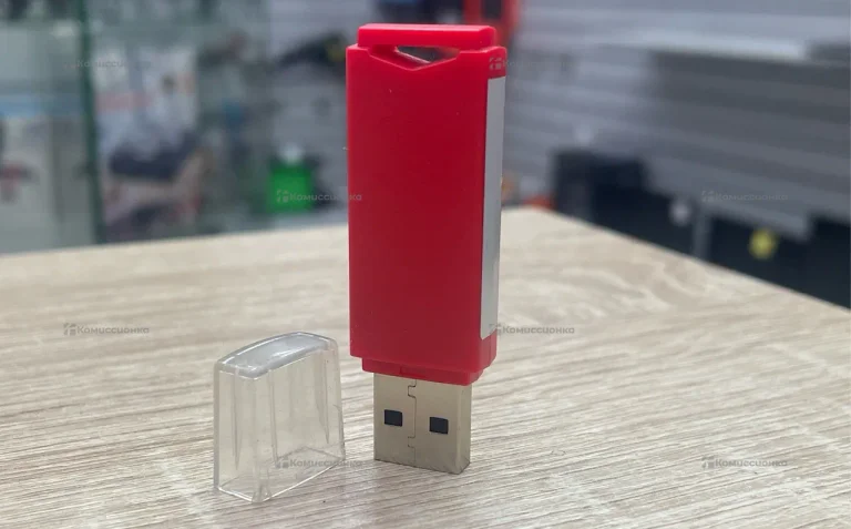 Usb флешка 16 GB..