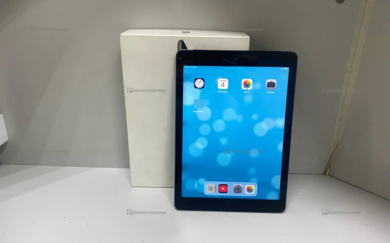 Планшет Apple iPad Air 128Gb Wi-Fi