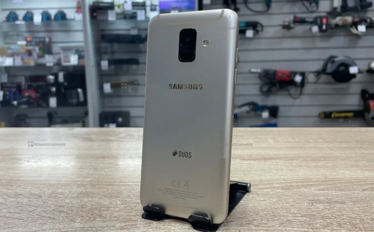 Samsung Galaxy A6+ (2018) 3/32 ГБ