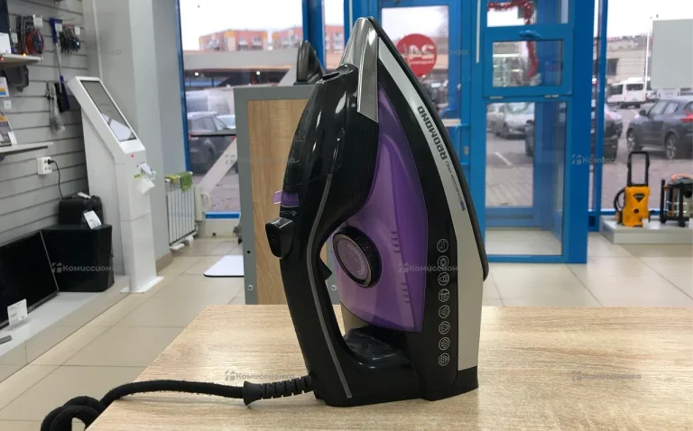 Утюг Redmond C271