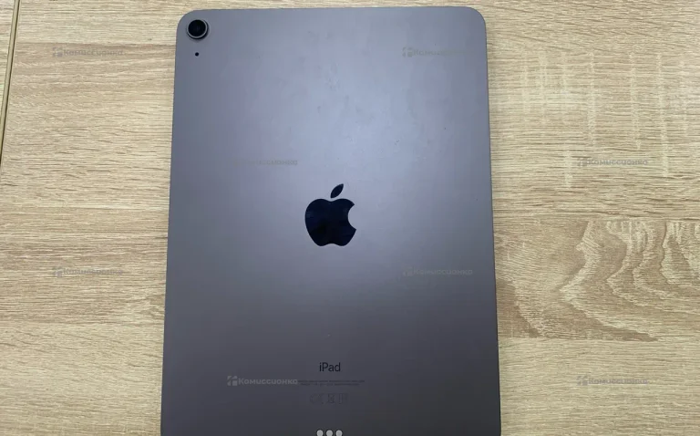 Планшет Apple iPad Air 4 64GB Wi-Fi.