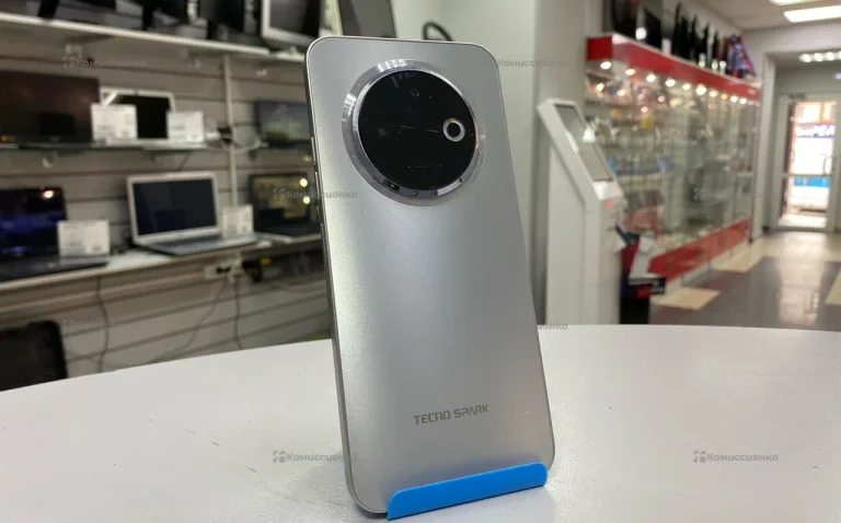 Телефон Tecno spark 30c 4/128