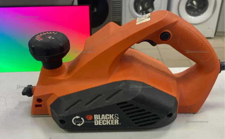 Рубанок Black & Decker KW712
