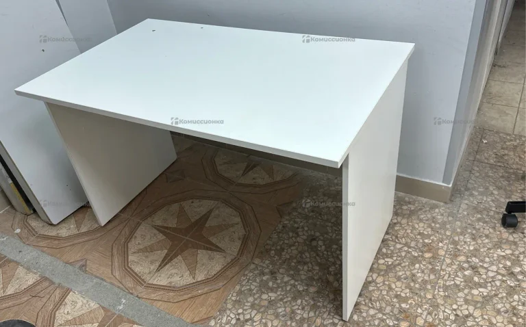 Стол компьютерный