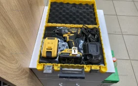 Винтоверт аккумуляторный ударный бесщеточный HCD18