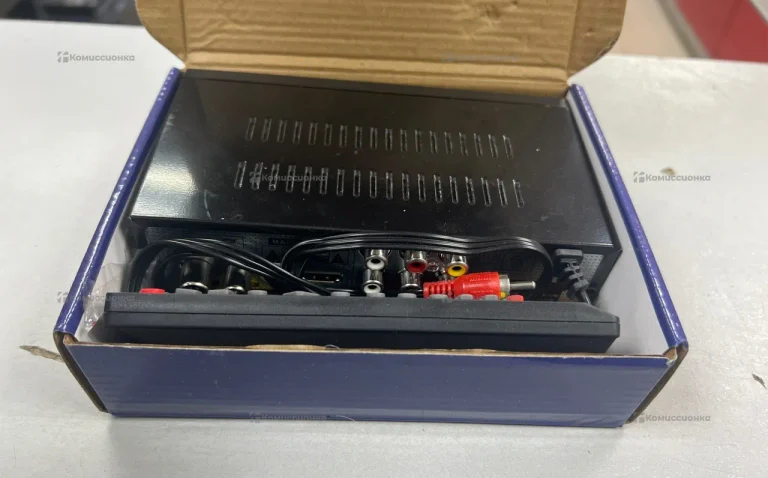 Тв приставка Dvb t8000