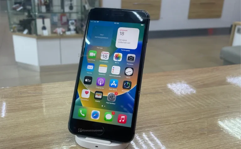 Apple iPhone 8 Plus 3/64 ГБ