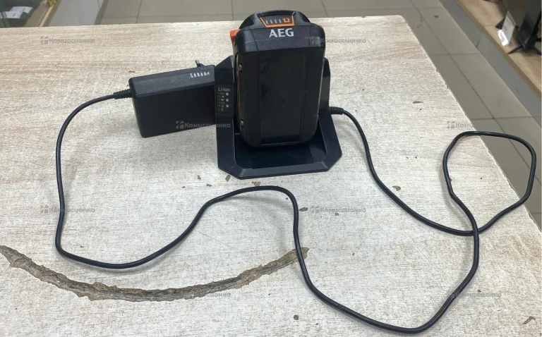 Зарядная станция AEG BL18S