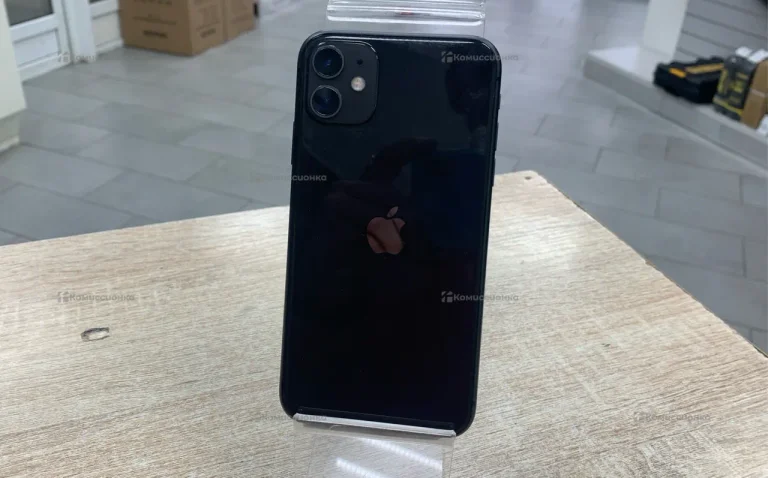 Apple iPhone 11 4/128 ГБ