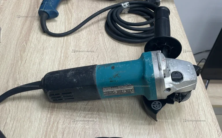 УШМ Makita 9558HNR