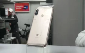 Xiaomi Mi A2 Lite (Redmi 6 Pro) 3/32 ГБ