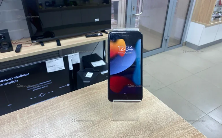 Apple iPhone 7 Plus 3/128 ГБ