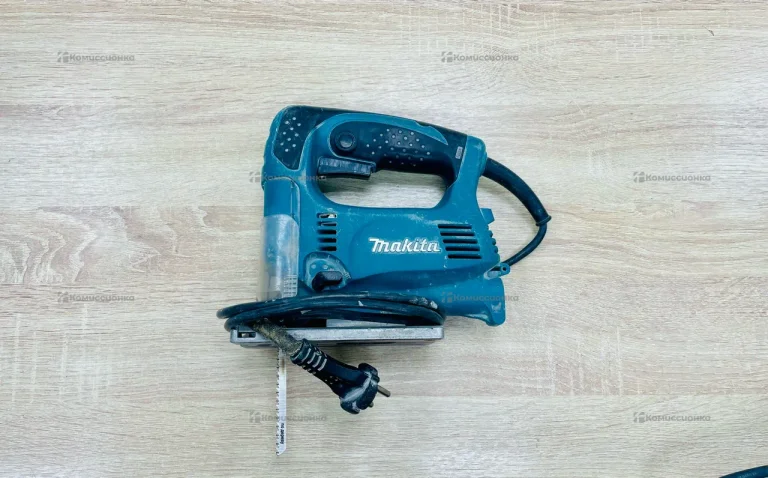 Лобзик makita 4329