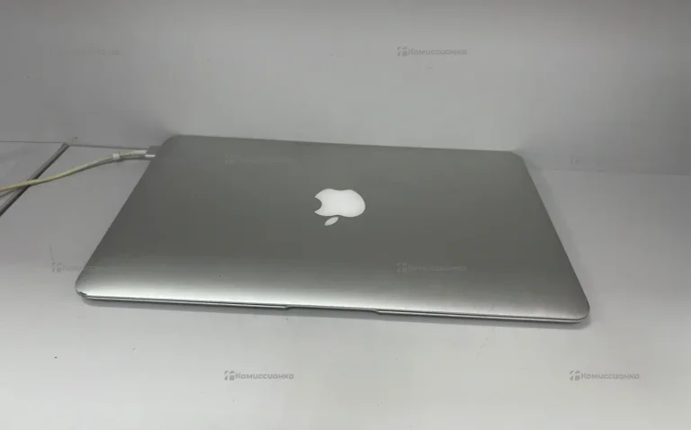 Ноутбук MacBook Air A-1465