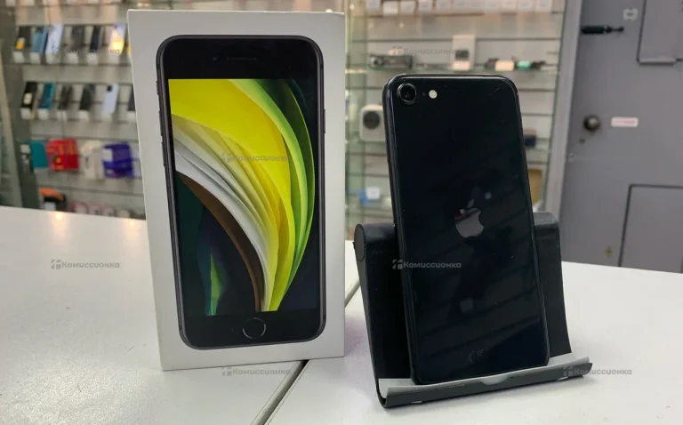 Apple iPhone SE (2020) 4/64 ГБ