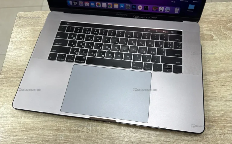 Ноутбук MacBook Pro 15 2016 Touch Bar i7 16/256GB