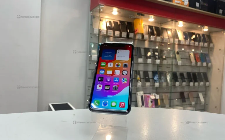 Apple iPhone 11 4/64 ГБ