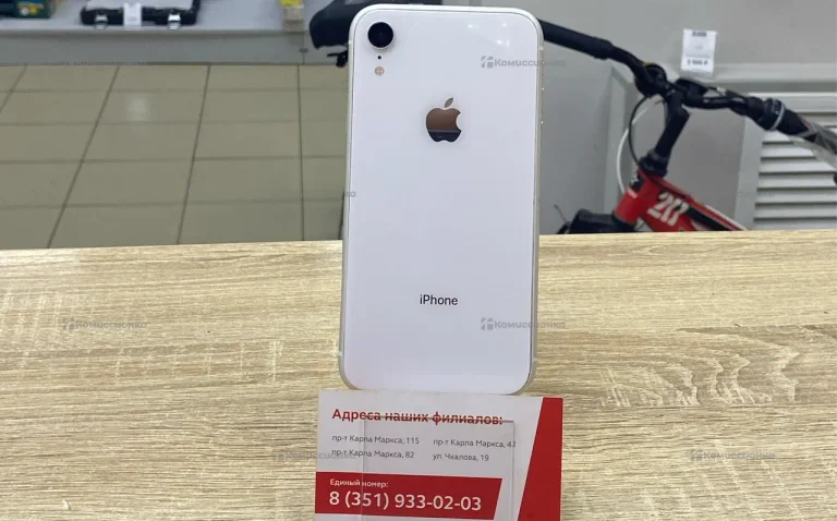 Apple iPhone XR 3/128 ГБ