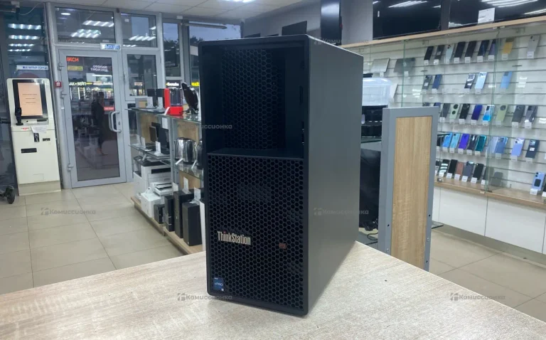 Системный блок  Lenovo ThinkStation P3 Tower