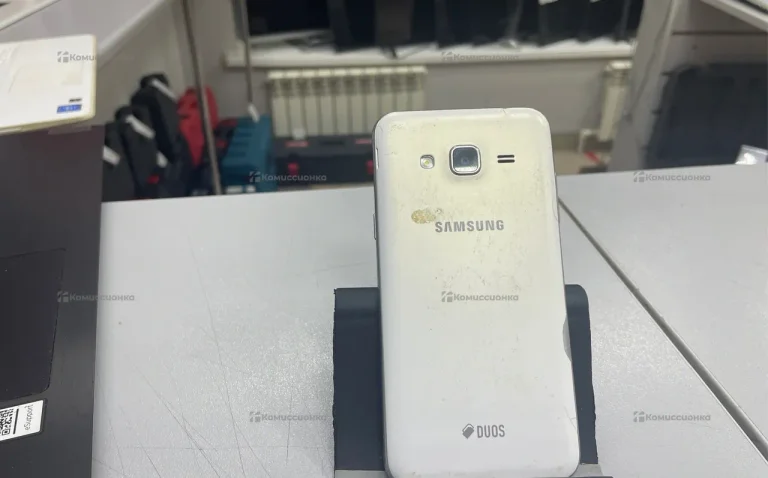 Samsung Galaxy J3 (2016) 2/16 ГБ