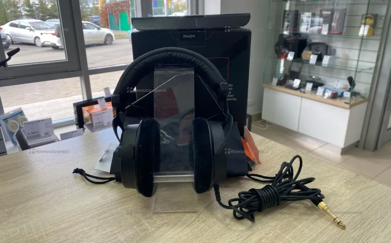 Наушники Beyerdynamic DT 990 PRO