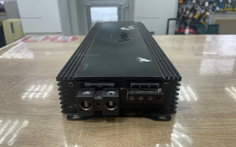 Усилитель  Aura venom - d 2000