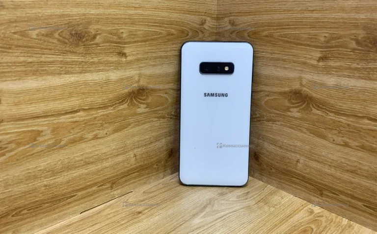 Samsung Galaxy S10e, 8/256Gb
