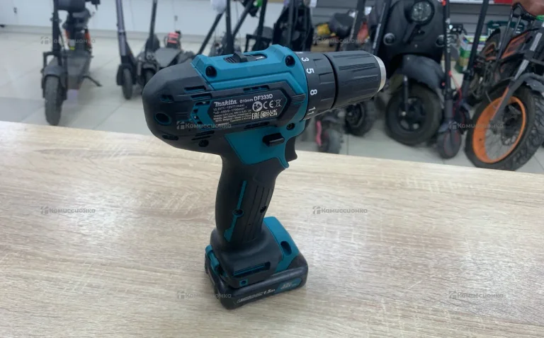 Дрель-шуруповерт Makita DF333D