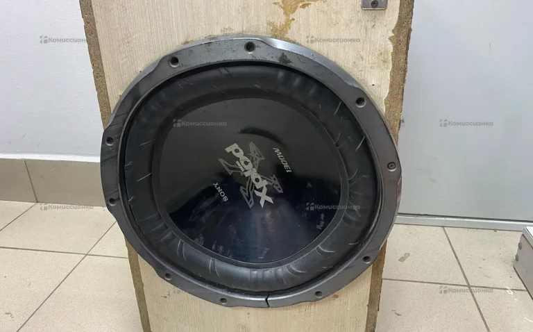 Сабвуфер  sony xplod 1300