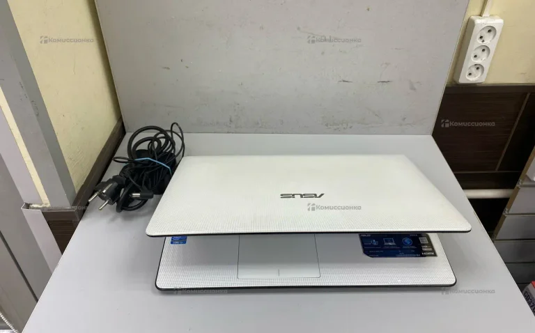 Ноутбук ASUS X501A