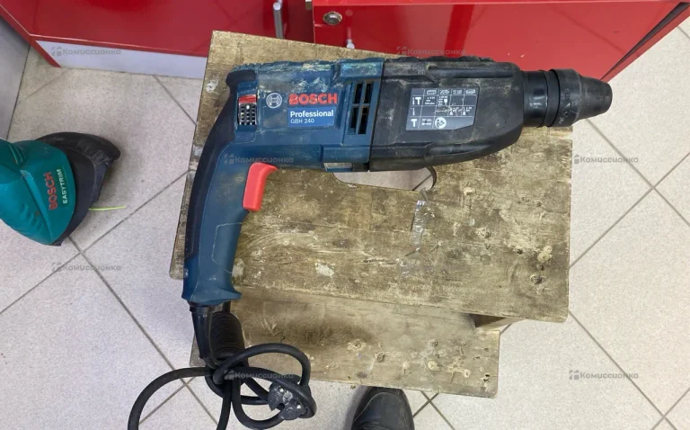 Перфоратор Bosch GBH240